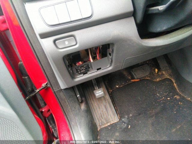 KNDCB3LC2J5126735 KIA NIRO LX