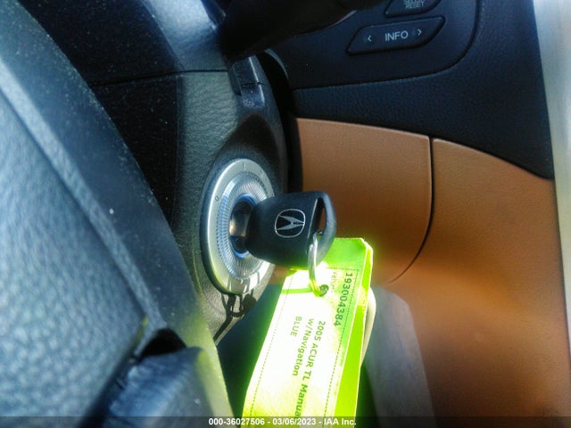 Acura TL 2005 19UUA65595A073571 Image 3