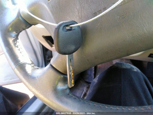 JT8BF28G9X0162397 Lexus ES 300 LUXURY SPORT SDN