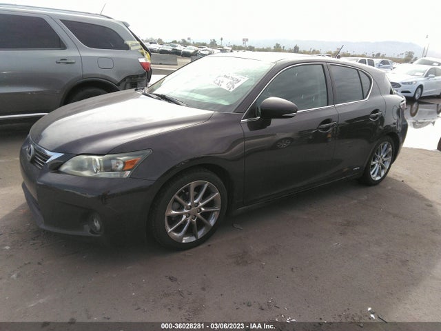 JTHKD5BH8B2036943 Lexus CT 200H