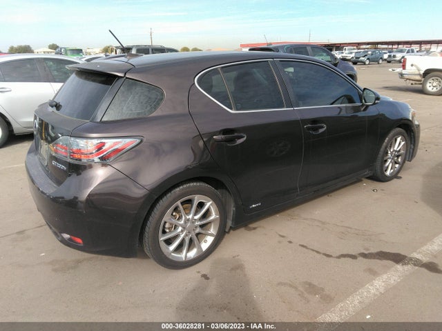 JTHKD5BH8B2036943 Lexus CT 200H