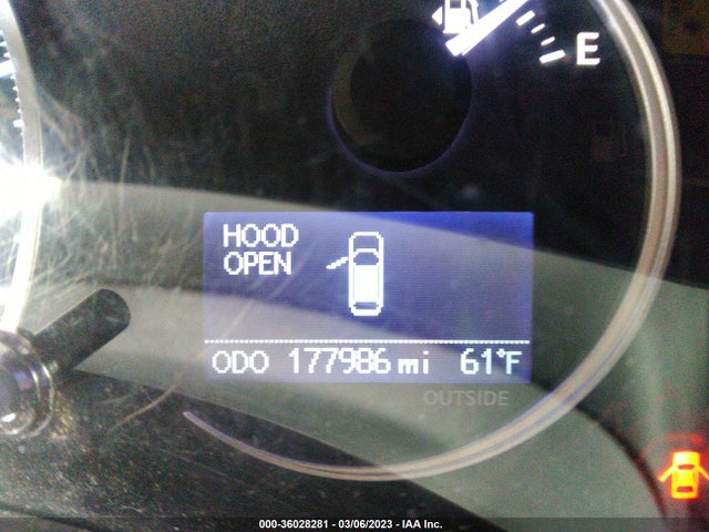 JTHKD5BH8B2036943 Lexus CT 200H
