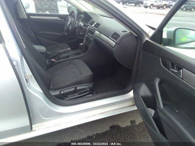 2015 VOLKSWAGEN PASSAT 1.8T S VIN: 1VWAT7A32FC041957