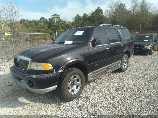 Lincoln Navigator 2000 5LMPU28A6YLJ16124 Image 2