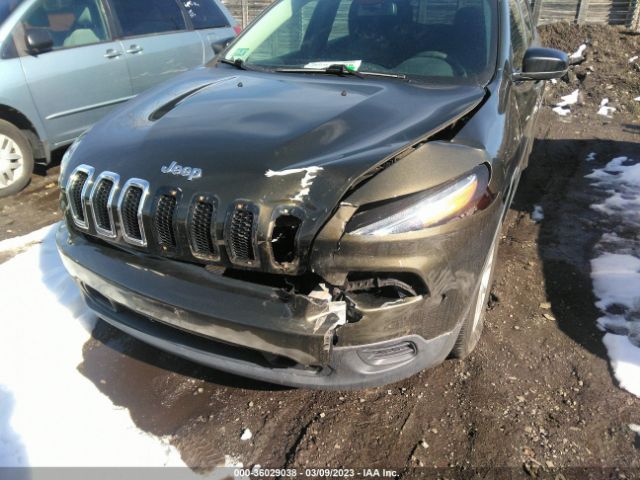 1C4PJLAB1GW137744 Jeep Cherokee Sport