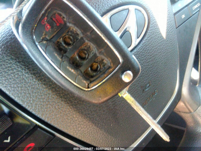 2015 HYUNDAI SONATA 2.4L SE VIN: 5NPE24AF1FH022272