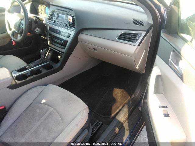 2015 HYUNDAI SONATA 2.4L SE VIN: 5NPE24AF1FH022272