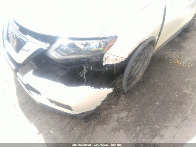 2017 NISSAN ROGUE SV VIN: 5N1AT2MT1HC828639