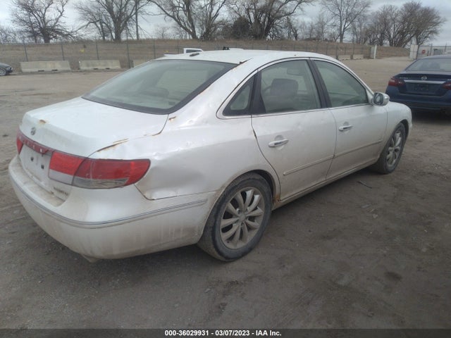 2008 HYUNDAI AZERA LIMITED VIN: KMHFC46F68A266614