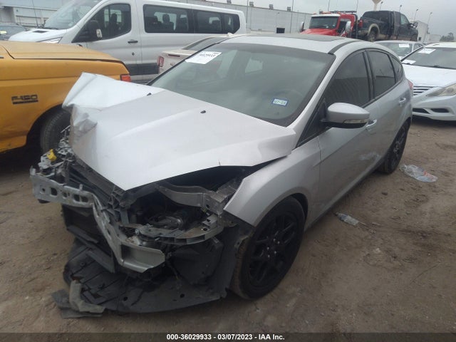 Ford FOCUS SE 2016 1FADP3K22GL244910 Image 2