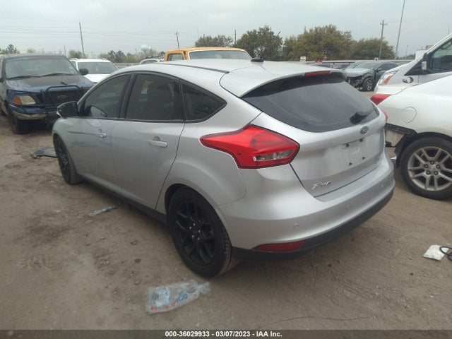 Ford FOCUS SE 2016 1FADP3K22GL244910 Image 4
