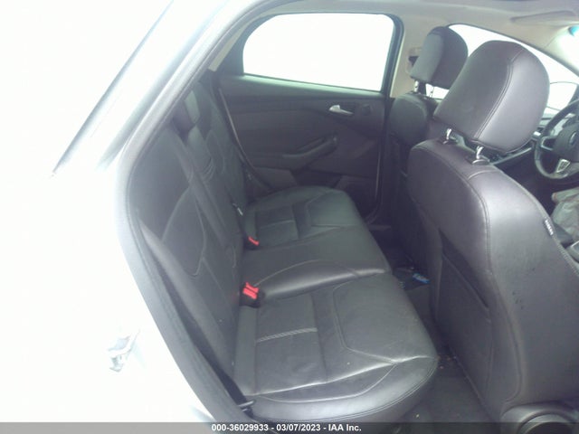 Ford FOCUS SE 2016 1FADP3K22GL244910 Image 9