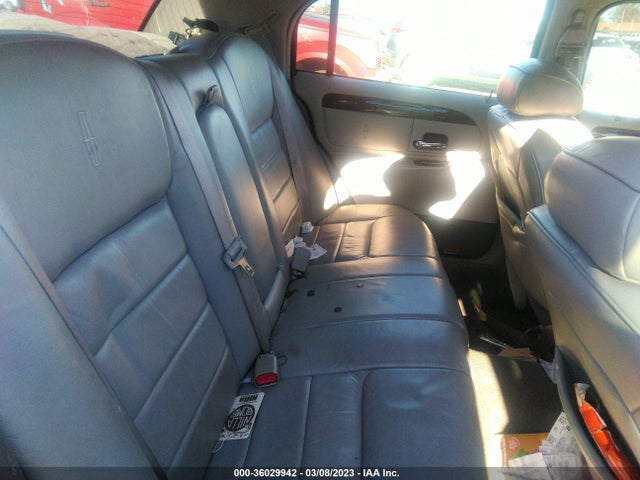 1998 LINCOLN TOWN CAR SIGNATURE VIN: 1LNFM82W6WY688106