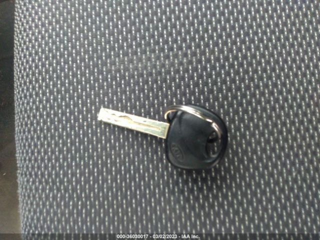 KNADH4A35B6954993 KIA RIO LX