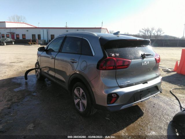 KNDCB3LC2N5513016 KIA NIRO LX