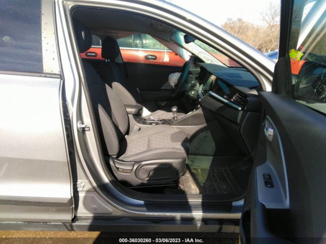 KNDCB3LC2N5513016 KIA NIRO LX