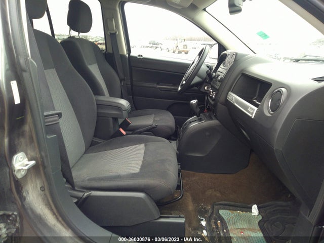 1C4NJDBB0GD657313 Jeep Compass Sport