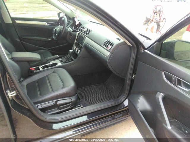 1VWLA7A3XKC004583 Volkswagen Passat 2.0t Wolfsburg Edition