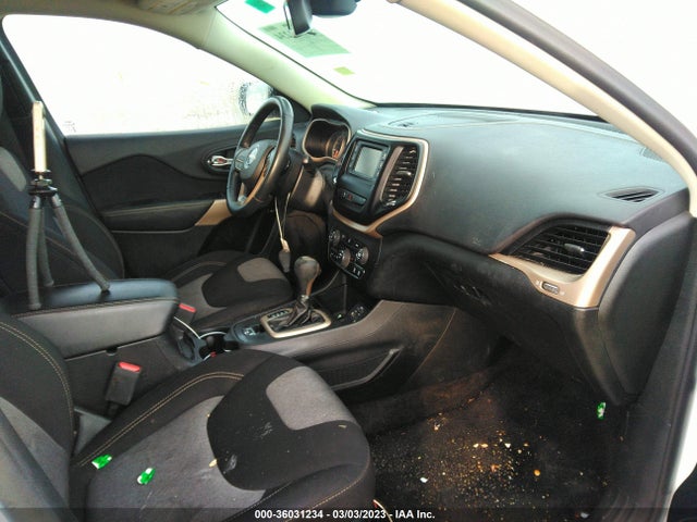 36031234 :رقم المزاد ، 1C4PJLAB8HW660521 vin ، 2017 Jeep Cherokee Sport مزاد بيع