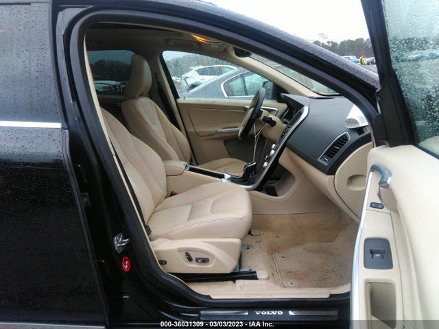 2015 VOLVO XC60 T5 DRIVE-E PREMIER VIN: YV440MDK0F2669027