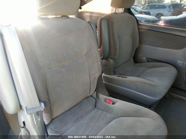 2004 TOYOTA SIENNA CE/LE VIN: 5TDZA23C14S105476