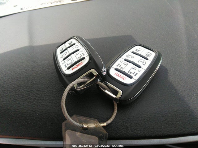 2C4RC1CG0NR215601 Chrysler Voyager Lx