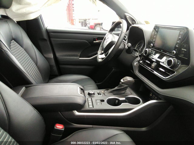 2022 TOYOTA HIGHLANDER XSE VIN: 5TDJZRBH2NS176201