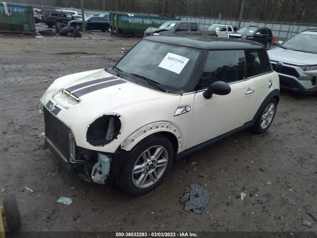 2011 MINI COOPER HARDTOP S VIN: WMWSV3C58BTY10025