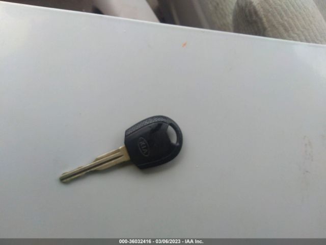 KNDUP131546597723 KIA Sedona Lx/ex