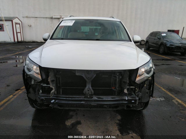 WVGSV7AX5HK011537 Volkswagen Tiguan Wolfsburg Edition