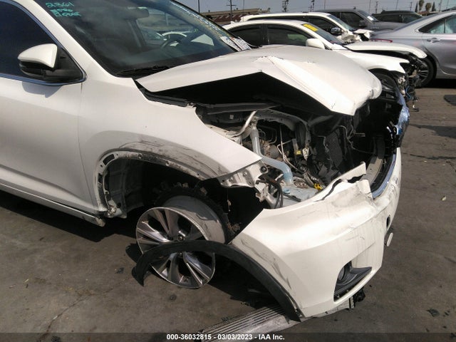 Toyota Highlander Le 2016 5TDZKRFH7GS173332 Image 8