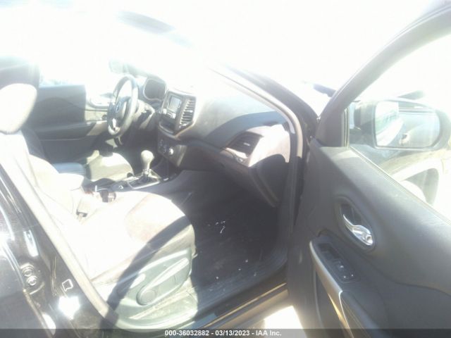1C4PJLAB7HW623783 Jeep Cherokee Sport