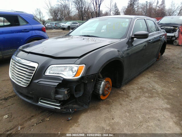 Chrysler 300 2014 2C3CCARG8EH381470 Image 2