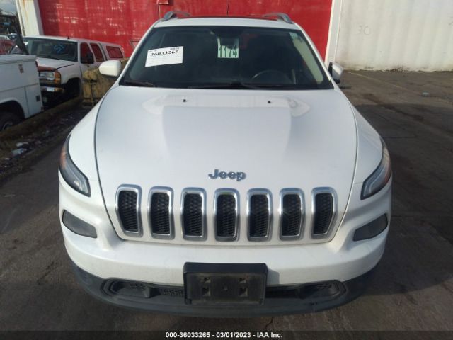 1C4PJMCS8GW155094 Jeep Cherokee Latitude