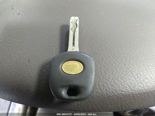 2004 LEXUS ES 330 VIN: JTHBA30GX45028111