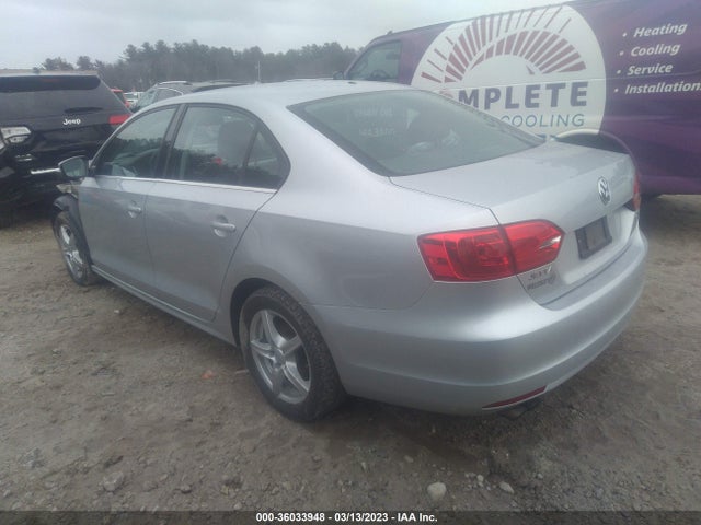 3VWDP7AJXDM372717 Volkswagen Jetta Sedan Se