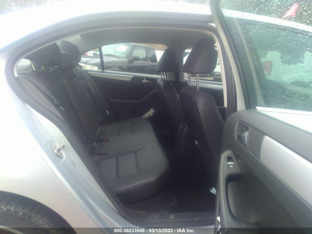 3VWDP7AJXDM372717 Volkswagen Jetta Sedan Se