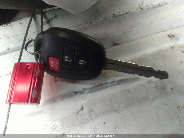 Toyota RAV4 LE 2017 2T3BFREV8HW591766 Image 3