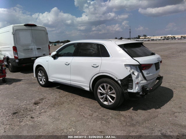 WA1DECF32N1031963 Audi Q3 S Line Premium