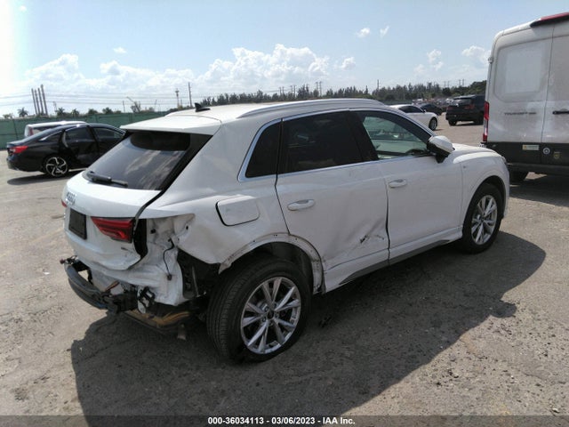 WA1DECF32N1031963 Audi Q3 S Line Premium