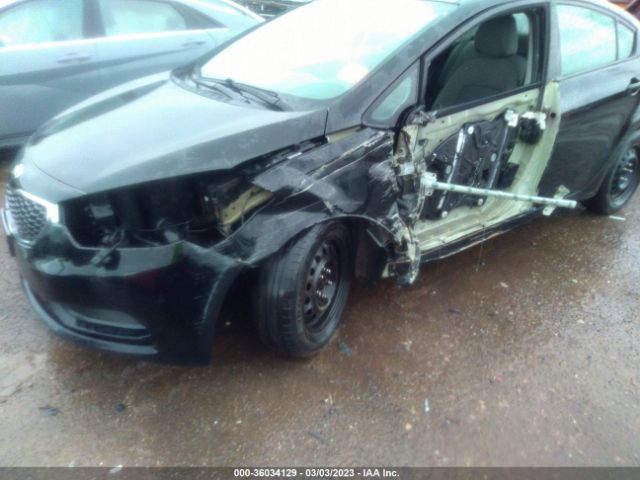 KNAFK4A65F5358671 KIA FORTE LX