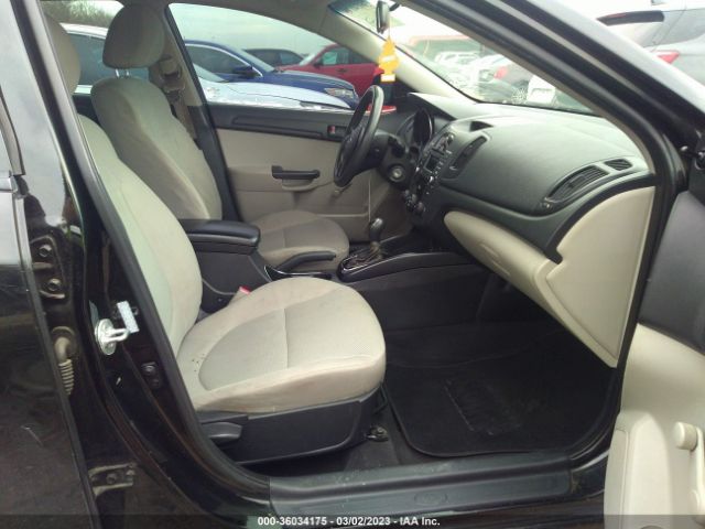 KNAFT4A21B5458285 KIA FORTE LX