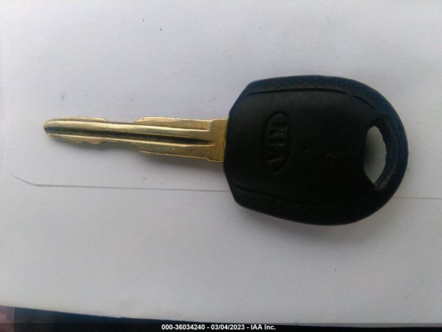 KNDUP131736468123 KIA Sedona Lx/ex