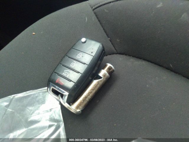 KNDJN2A26F7125389 KIA Soul Base