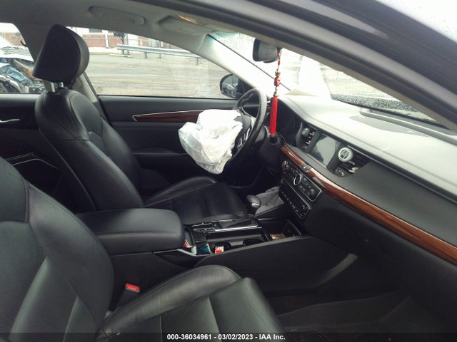 2018 Kia Cadenza, VIN: KNALB4J16J5120456