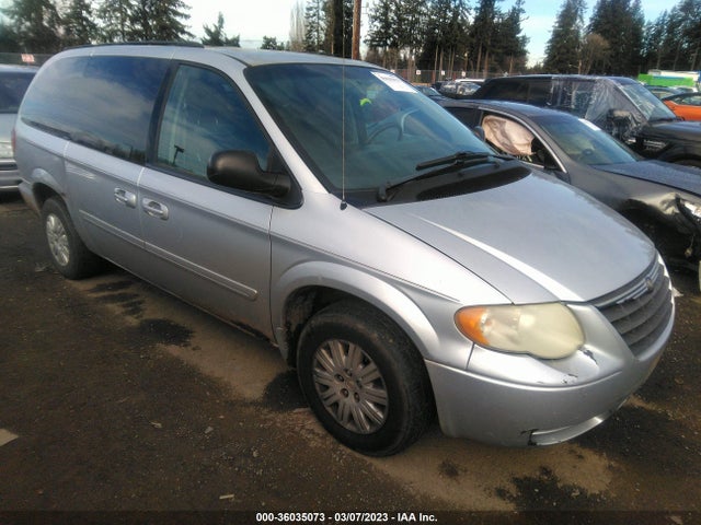 2005 CHRYSLER TOWN & COUNTRY LX VIN: 2C4GP44RX5R385512