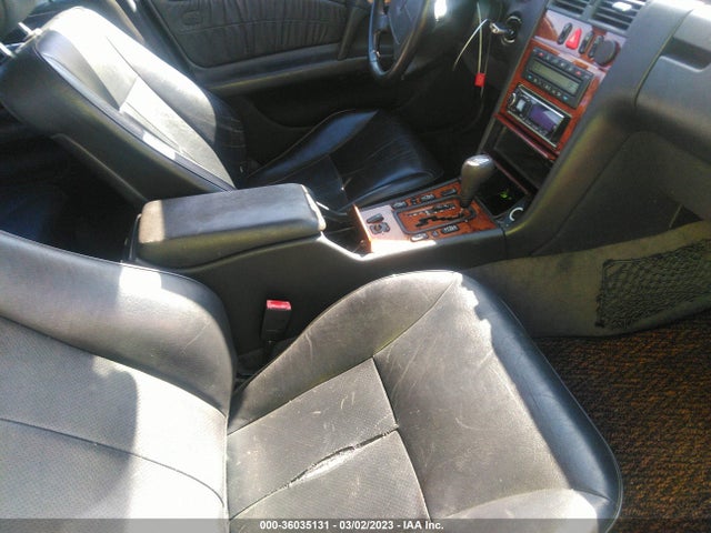 WDBJF65H7XA882565 Mercedes-Benz E-Class