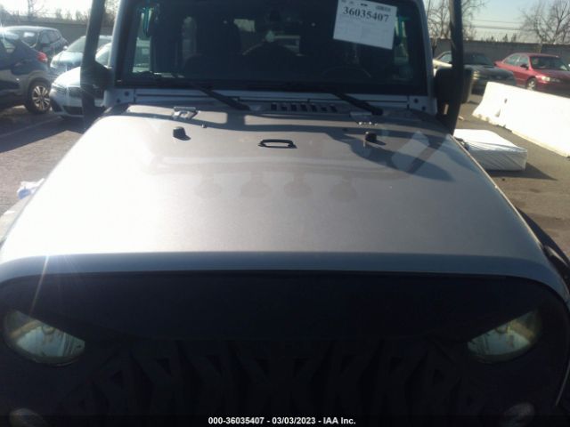 1C4BJWDG9JL881927 Jeep Wrangler Jk Unlimited Sport S