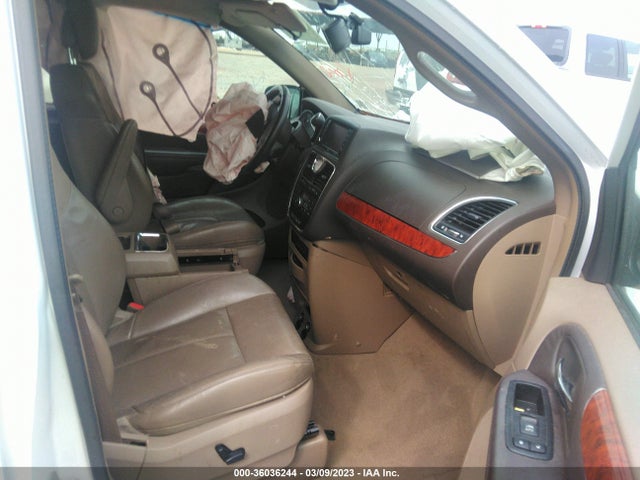 2C4RC1GG4ER249079 Chrysler Town & Country Limited
