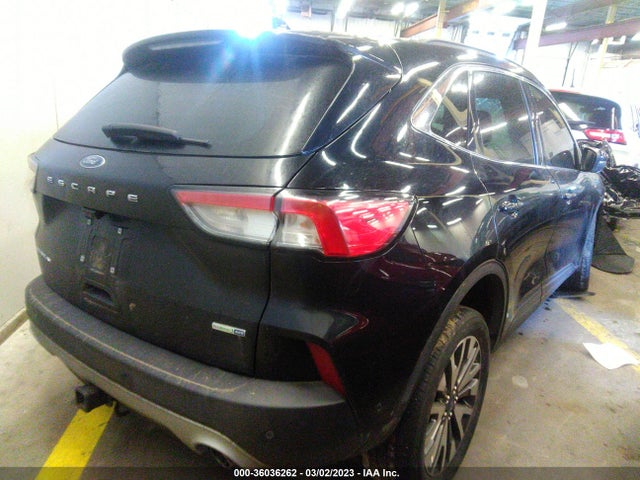 1FMCU9J92LUA58476 Ford Escape Titanium